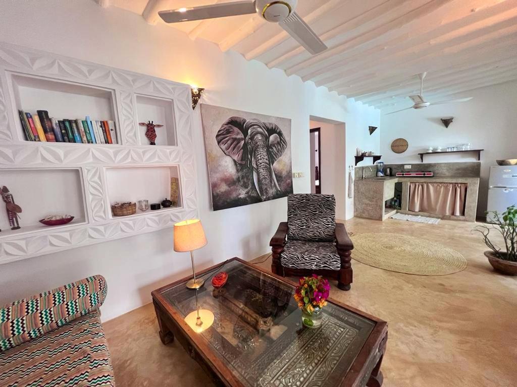 Moyo Apartment Пвани Мчангани Екстериор снимка