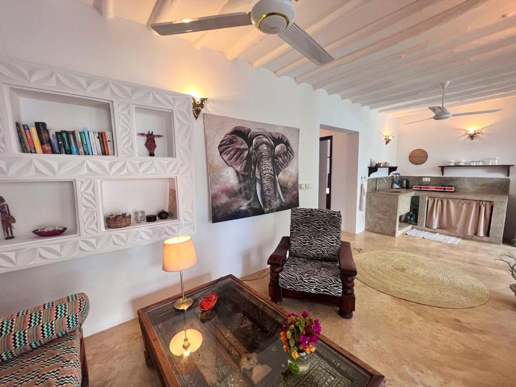 Moyo Apartment Пвани Мчангани Екстериор снимка